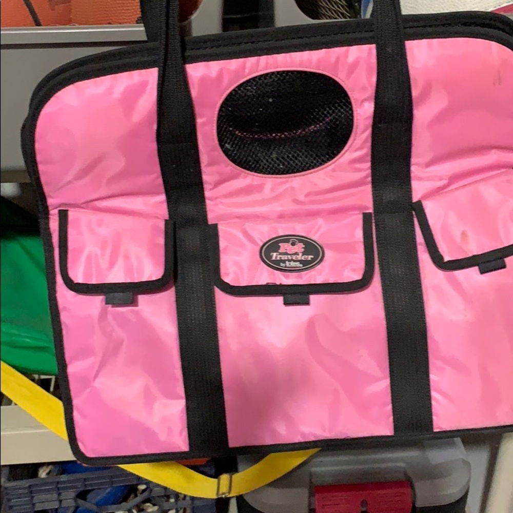 excellent condition pet carrier